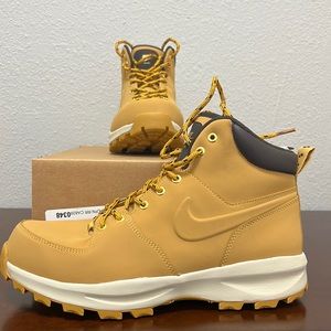 Nike Manoa Leather Boots in Brown/Haystack Size 12.0